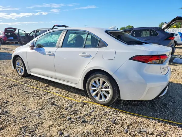 5YFFPMAE4MP149904 2021 TOYOTA COROLLA - Image 2
