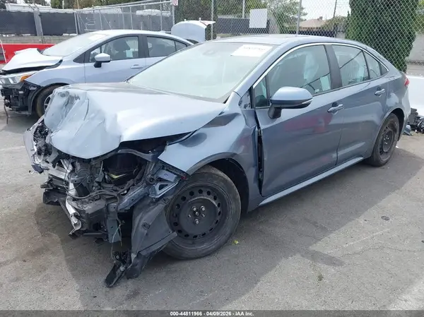 5YFFPMAE4NP293566 2022 TOYOTA COROLLA - Image 2