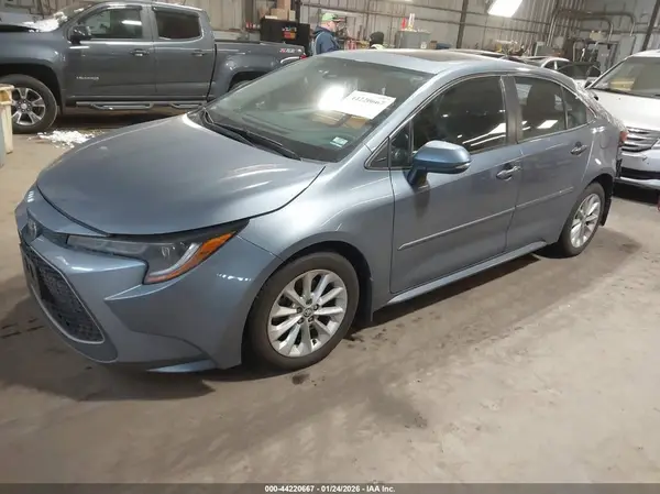 5YFFPMAE5MP260526 2021 TOYOTA COROLLA - Image 2
