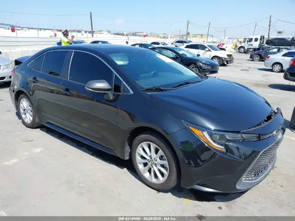 5YFFPMAE7NP382094 2022 TOYOTA COROLLA - Image 1