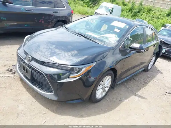 5YFFPMAE8NP389572 2022 TOYOTA COROLLA - Image 2