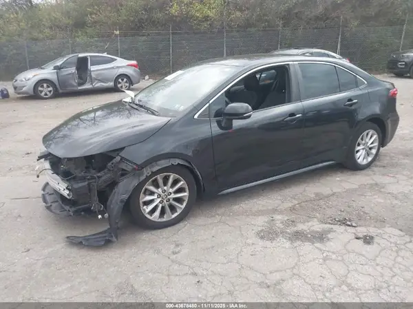 5YFFPRAE1LP015959 2020 TOYOTA COROLLA - Image 2