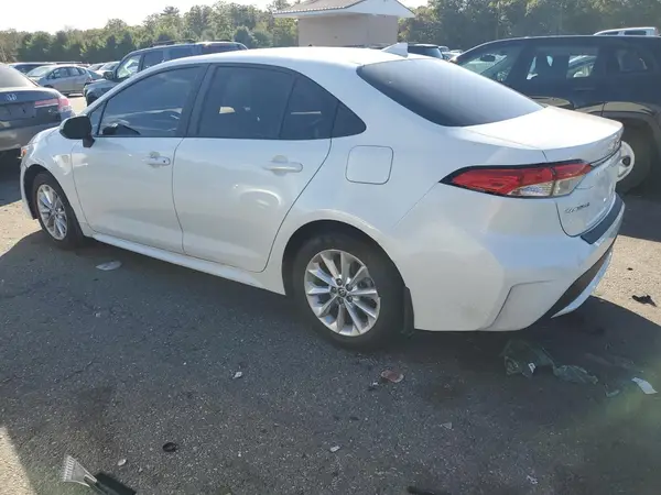5YFHPMAE2MP168962 2021 TOYOTA COROLLA - Image 2
