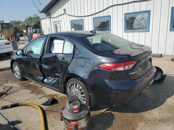 5YFHPMAE5NP321674 2022 TOYOTA COROLLA - Image 2