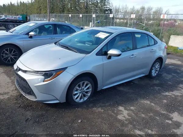 5YFHPMAE7NP303581 2022 TOYOTA COROLLA - Image 2