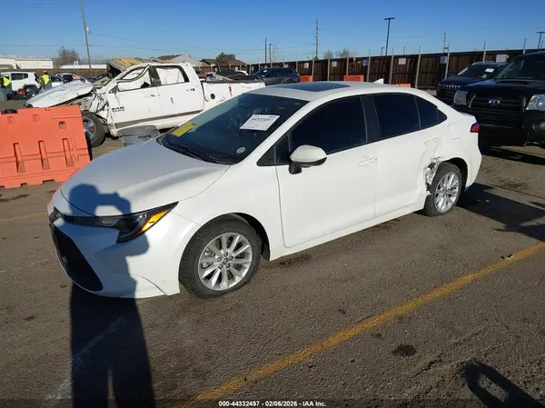 5YFHPMAEXMP228339 2021 TOYOTA COROLLA - Image 2