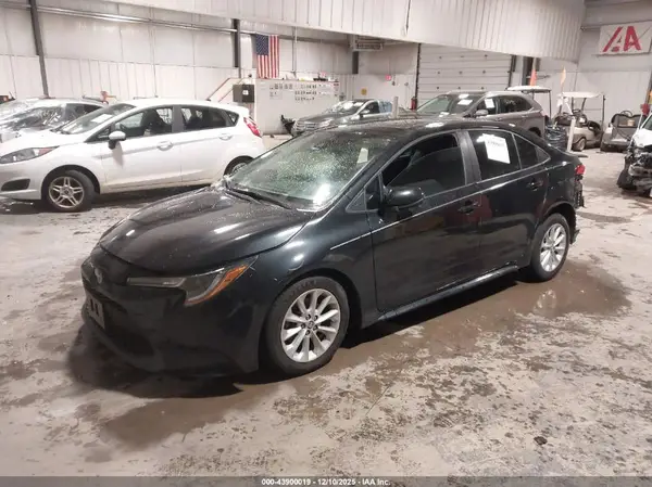 5YFHPRAE0LP054387 2020 TOYOTA COROLLA - Image 2