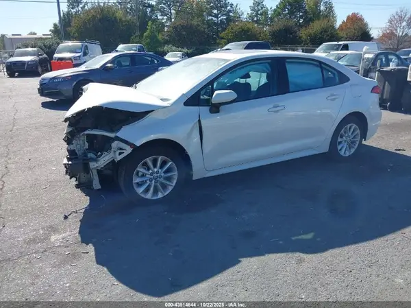 5YFHPRAE5LP074697 2020 TOYOTA COROLLA - Image 2