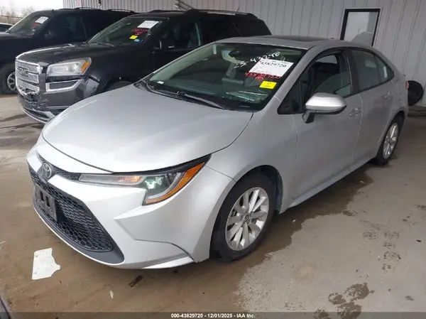 5YFHPRAE6LP018588 2020 TOYOTA COROLLA - Image 2