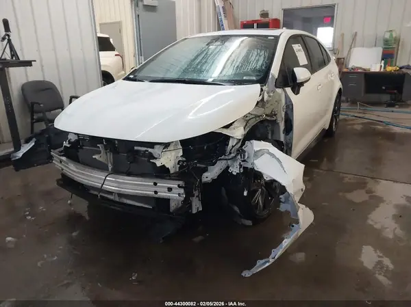 5YFP4MCE1SP225974 2025 TOYOTA COROLLA - Image 2