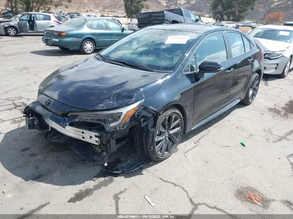 5YFP4MCE1SP232939 2025 TOYOTA COROLLA - Image 2