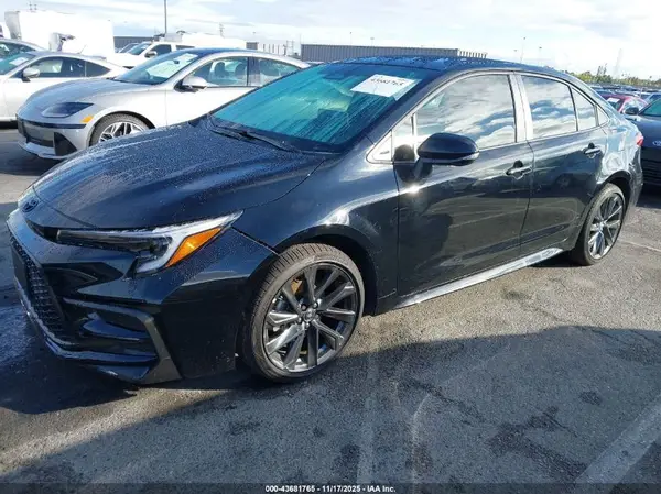 5YFP4MCE1SP246890 2025 TOYOTA COROLLA - Image 2