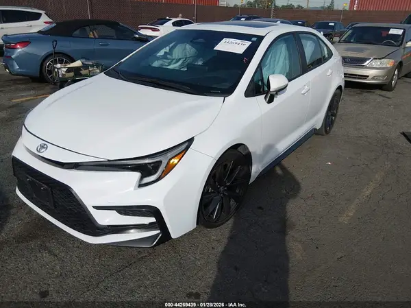 5YFP4MCE3RP182149 2024 TOYOTA COROLLA - Image 2