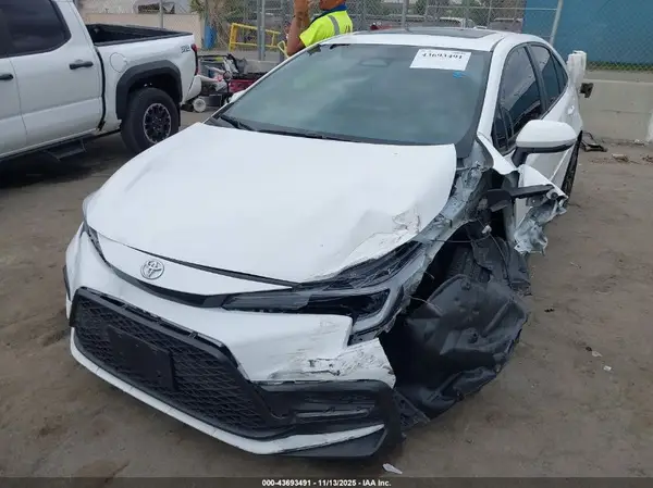 5YFP4MCE3RP189618 2024 TOYOTA COROLLA - Image 2