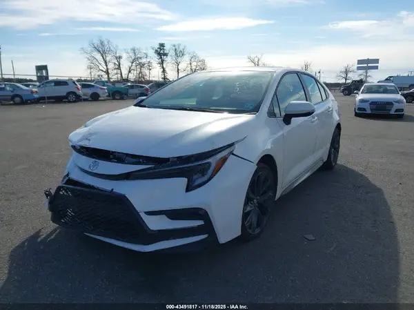 5YFP4MCE4RP202215 2024 TOYOTA COROLLA - Image 2