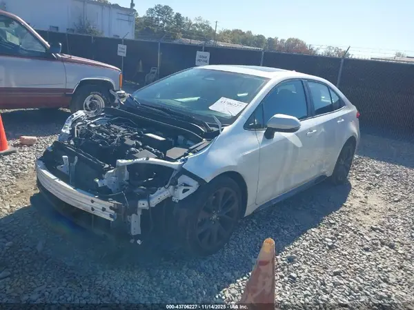 5YFP4MCE5RP182413 2024 TOYOTA COROLLA - Image 2