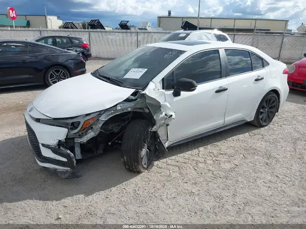 5YFP4MCE5RP195453 2024 TOYOTA COROLLA - Image 2