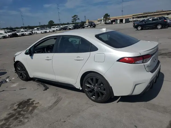 5YFP4MCE5RP212218 2024 TOYOTA COROLLA - Image 2