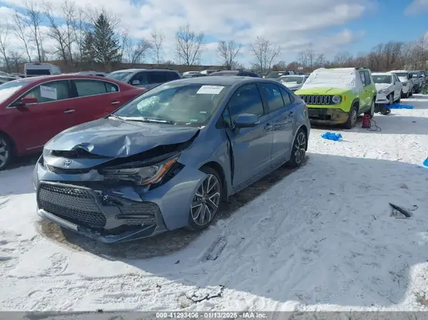 5YFP4MCE7NP137984 2022 TOYOTA COROLLA - Image 2