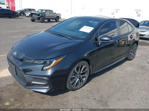 5YFP4MCE7NP138844 2022 TOYOTA COROLLA - Image 2