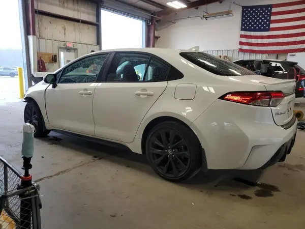 5YFP4MCE7RP190285 2024 TOYOTA COROLLA - Image 2