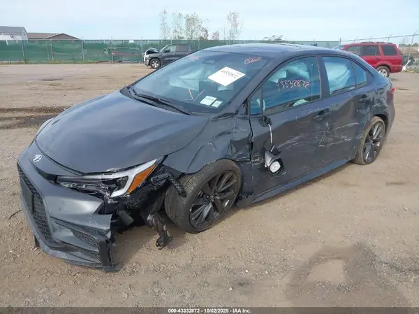 5YFP4MCE8SP240679 2025 TOYOTA COROLLA - Image 2
