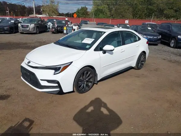 5YFP4MCE9SP220506 2025 TOYOTA COROLLA - Image 2