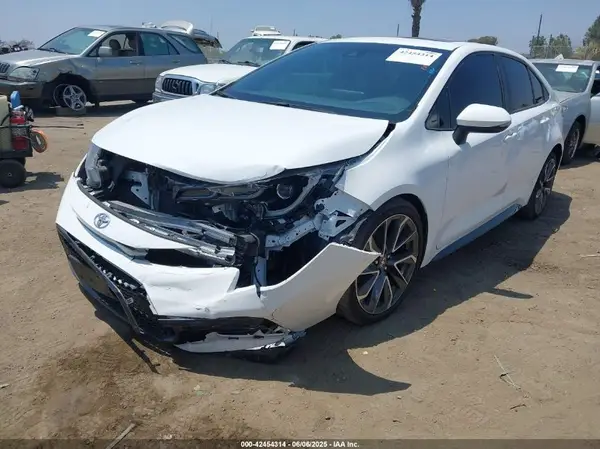 5YFP4MCEXNP109869 2022 TOYOTA COROLLA - Image 2