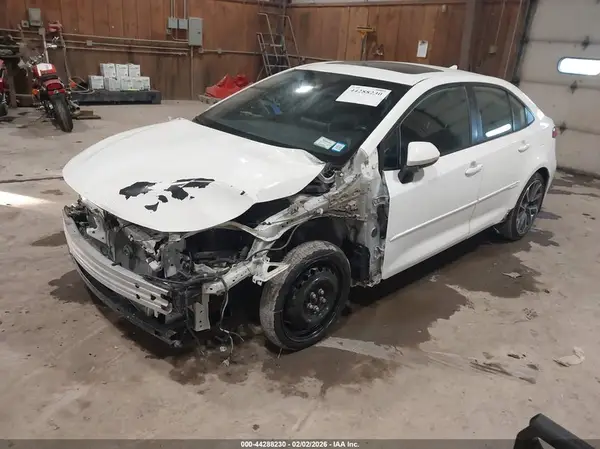 5YFP4RCE8LP002832 2020 TOYOTA COROLLA - Image 2