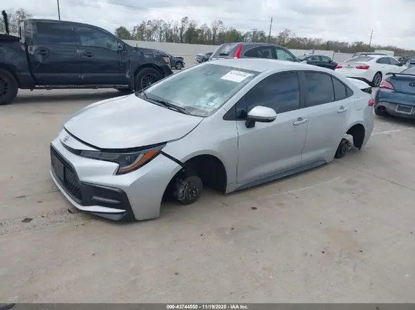5YFS4MCE7NP139180 2022 TOYOTA COROLLA - Image 2