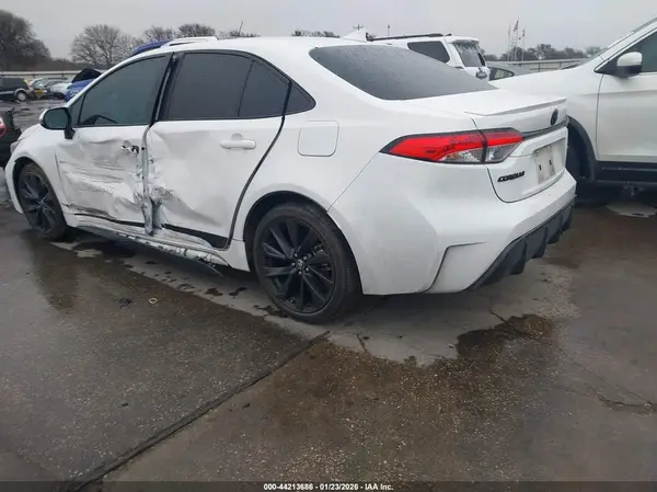 2023 TOYOTA COROLLA IAAI lot 44213686 auction photo 3