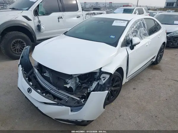 5YFS4MCE8RP174901 2024 TOYOTA COROLLA - Image 2