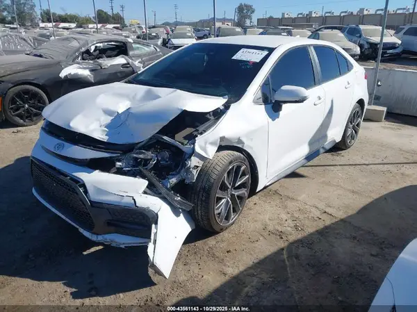 5YFS4MCEXMP068944 2021 TOYOTA COROLLA - Image 2