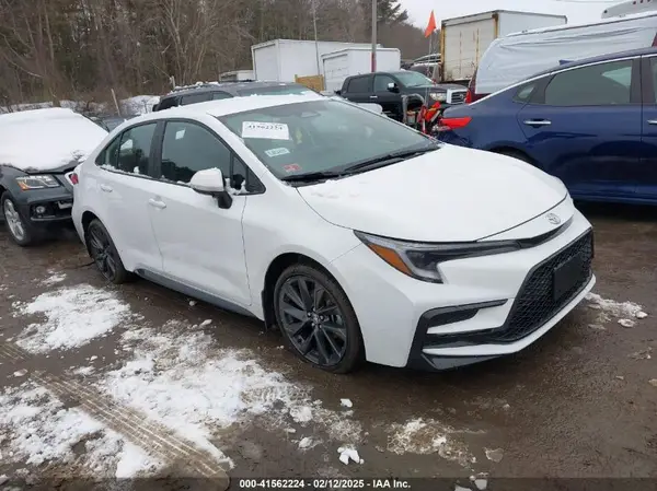 5YFS4MCEXRP210054 2024 TOYOTA COROLLA - Image 1