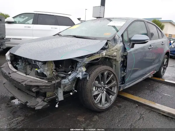 5YFS4MCEXSP242699 2025 TOYOTA COROLLA - Image 2