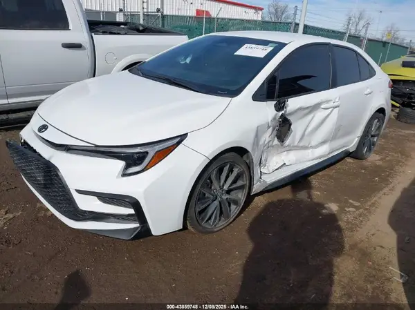 5YFS4MCEXSP244436 2025 TOYOTA COROLLA - Image 2