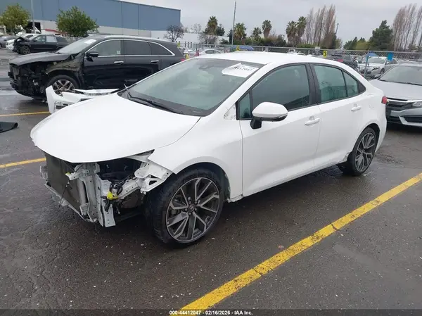 5YFS4RCE4LP015989 2020 TOYOTA COROLLA - Image 2