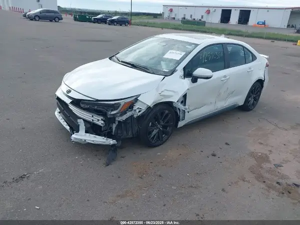 5YFT4MCE0SP236799 2025 TOYOTA COROLLA - Image 2