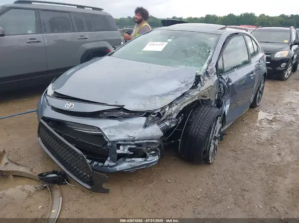 5YFT4MCE1NP137624 2022 TOYOTA COROLLA - Image 2