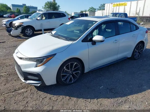 5YFT4MCE9NP129156 2022 TOYOTA COROLLA - Image 2
