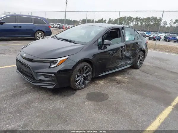 5YFT4MCE9SP242925 2025 TOYOTA COROLLA - Image 2