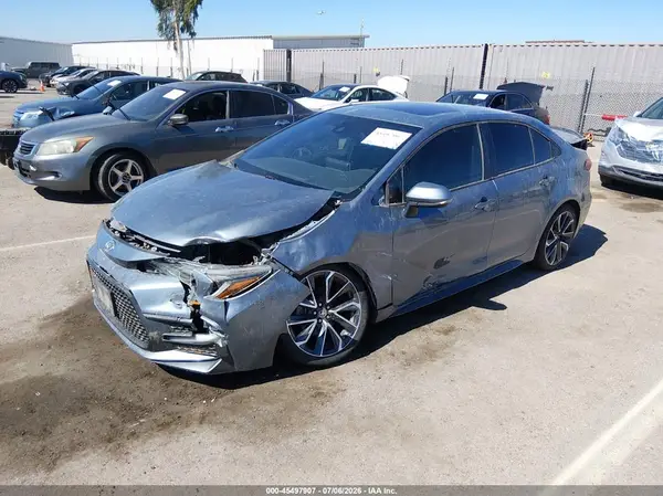5YFT4RCE7LP034105 2020 TOYOTA COROLLA - Image 2