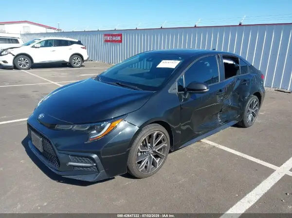 5YFT4RCE8LP010153 2020 TOYOTA COROLLA - Image 2