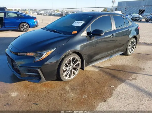5YFT4RCE8LP049986 2020 TOYOTA COROLLA - Image 2