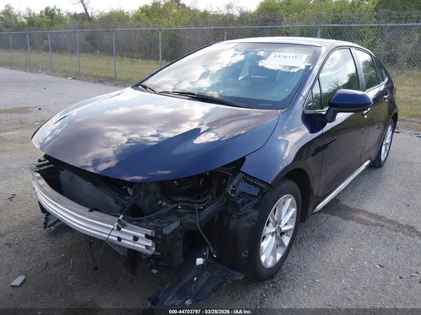 5YFVPMAE0NP374642 2022 TOYOTA COROLLA - Image 2