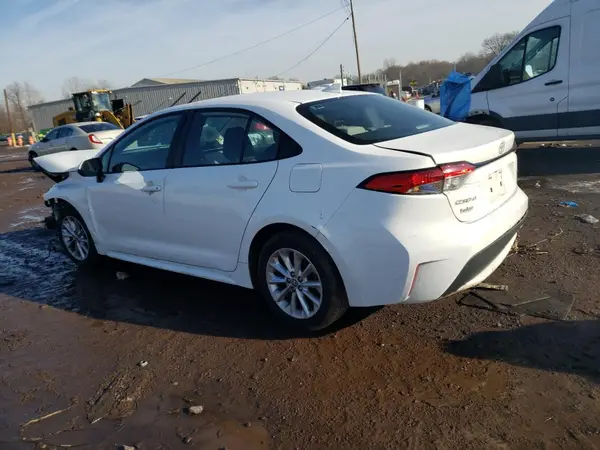 5YFVPMAE1NP328964 2022 TOYOTA COROLLA - Image 2