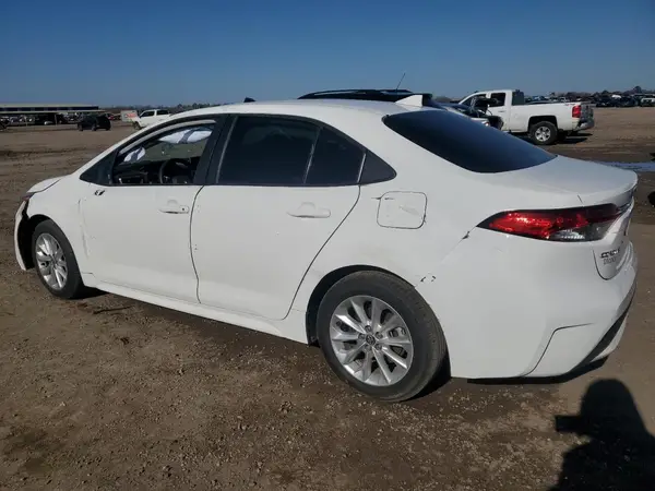 5YFVPMAE2MP228001 2021 TOYOTA COROLLA - Image 2