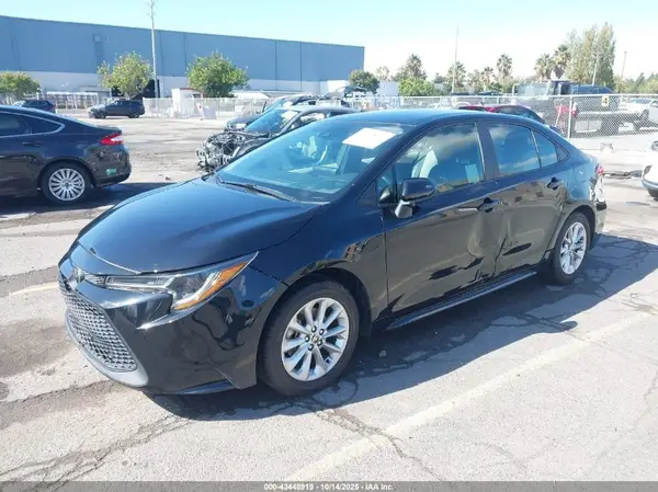 5YFVPMAE2NP358409 2022 TOYOTA COROLLA - Image 2