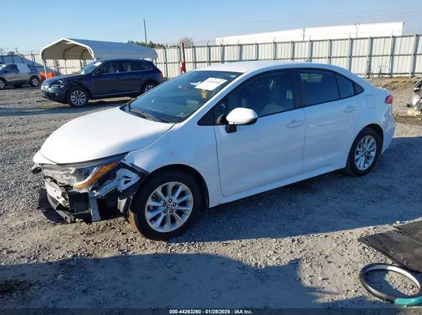 5YFVPMAE2NP366462 2022 TOYOTA COROLLA - Image 2