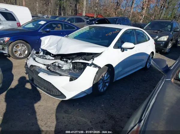 5YFVPMAE4NP377141 2022 TOYOTA COROLLA - Image 2